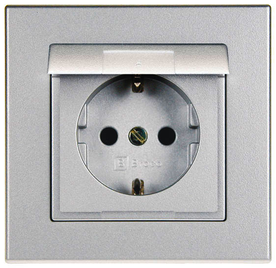 Broco Electrical - Socket Outlet with Hinged Cover