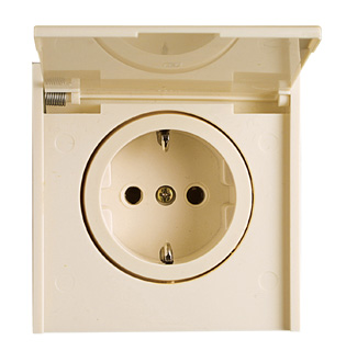 Broco Electrical - Socket Outlet with Earth & Hinged Cover